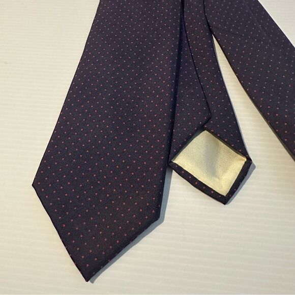 Brooks Brothers navy with tiny red dots 100% silk tie - Picture 3 of 6